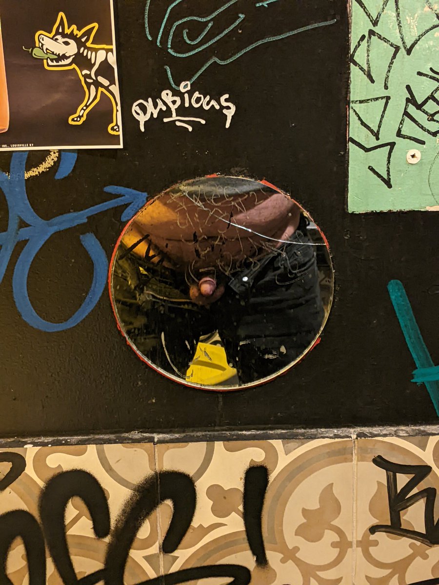 They knew what they were doing with this mirror placement