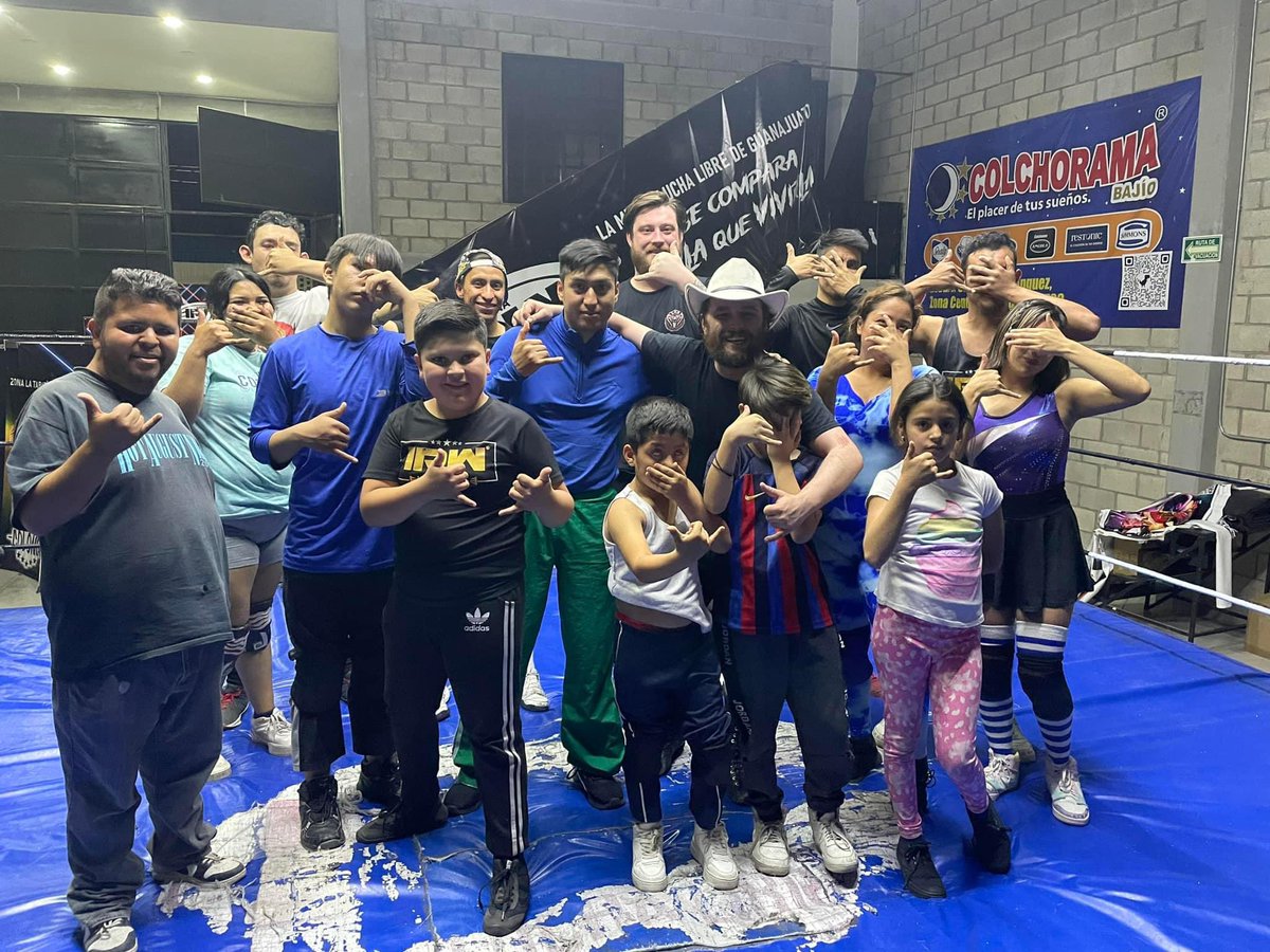 LksDojo's tweet photo. Todays class in Guanajuato, Mexico with @IPWLuchaLibre 🇲🇽 https://t.co/6DSd1BYtqw