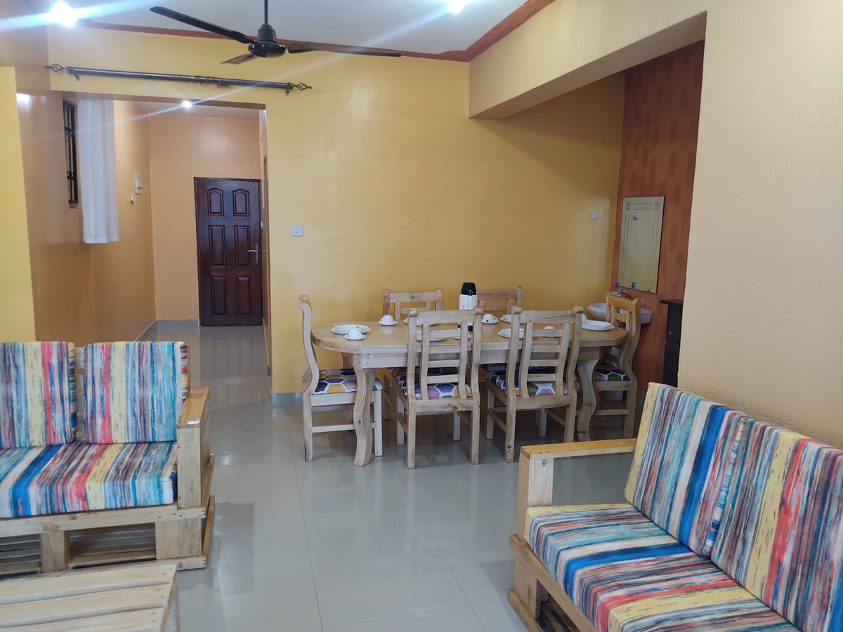 HolidayCoast's tweet photo. 3 bedroom near TUM Mombasa Town
-Has a total of 3 beds
-Fully operational kitchen
-Near TUM 
-Smart TV
-Free WiFi and Netflix 
-Good parking and security 
-Housekeeping done regularly
-Has a working elevator
-On the 2nd floor 
-NO swimming pool 

Currently Ksh 12,000 per night https://t.co/efEu3ve7Vg