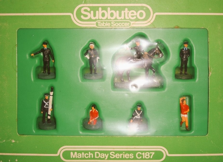 footballmemorys's tweet photo. Subbuteo Emergency Services Pack

#Police #FirstAiders #Doctors #Horses #Subbuteo #FootyGames https://t.co/qLm26gdda5
