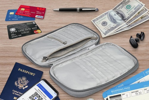 Family Passport Holder: The Ultimate Guide To Choose A Passport Wallet
nailtravels.com/family-passpor…

#nailtravels #familypassportholder