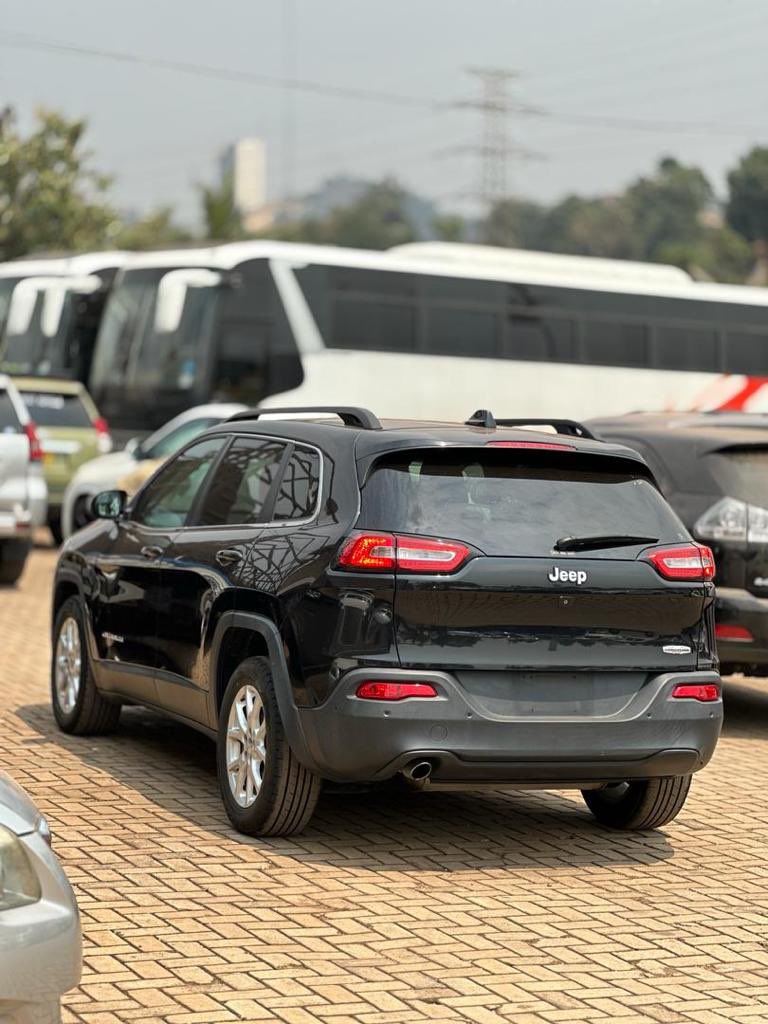 BRAND NEW JEEP IN THE BUILDING 🔥

We  allow installments, credit and barter 💪💪

CALL/WHATSAPP JB MOTORS DIRECTOR - +256 751479996 /+256777079297

#JBMOTORS || #TopRides 🚙🚙