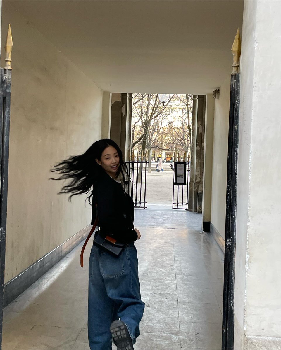 jenniesrenes's tweet photo. jennie ig update! https://t.co/RTJLUpSn03