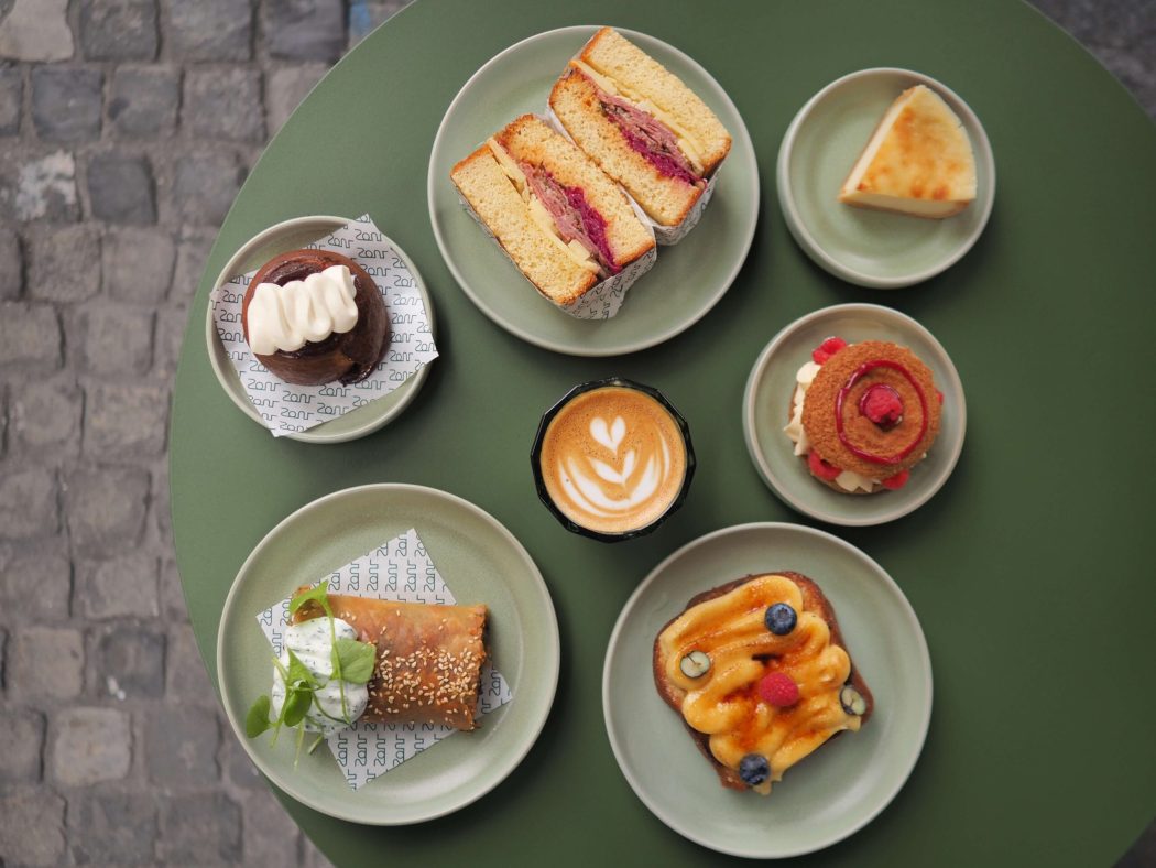 Hot 🔥! Junge Vibes, ein kreatives Foodkonzept &amp; speciality Coffee: ein hippes Boulevard-Cafė rockt seit Januar das Limmatquai ⏩bit.ly/48RqhXN