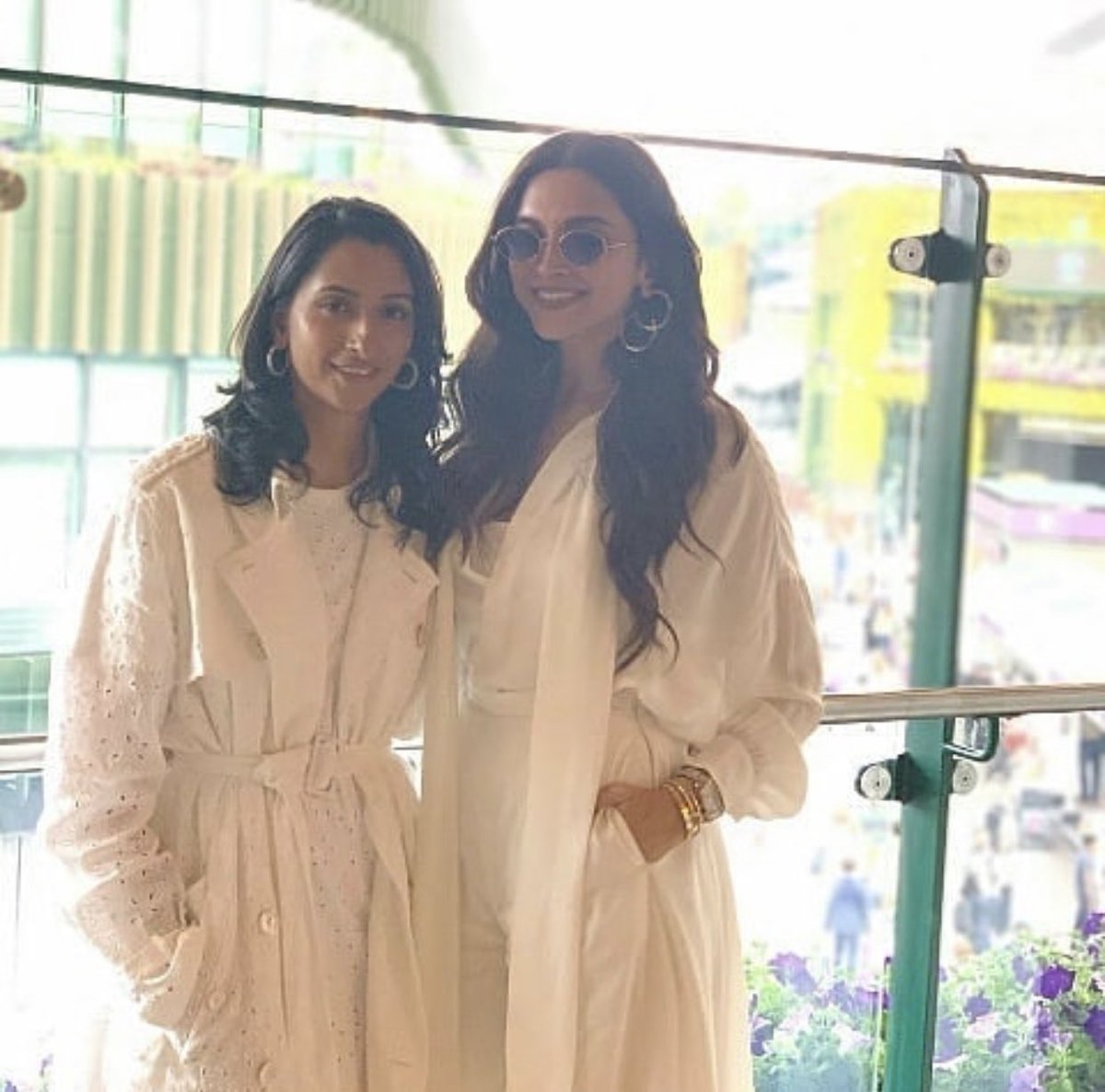 Mumma and aunt in white 🤍 
#DeepikaPadukone #AnishaPadukone