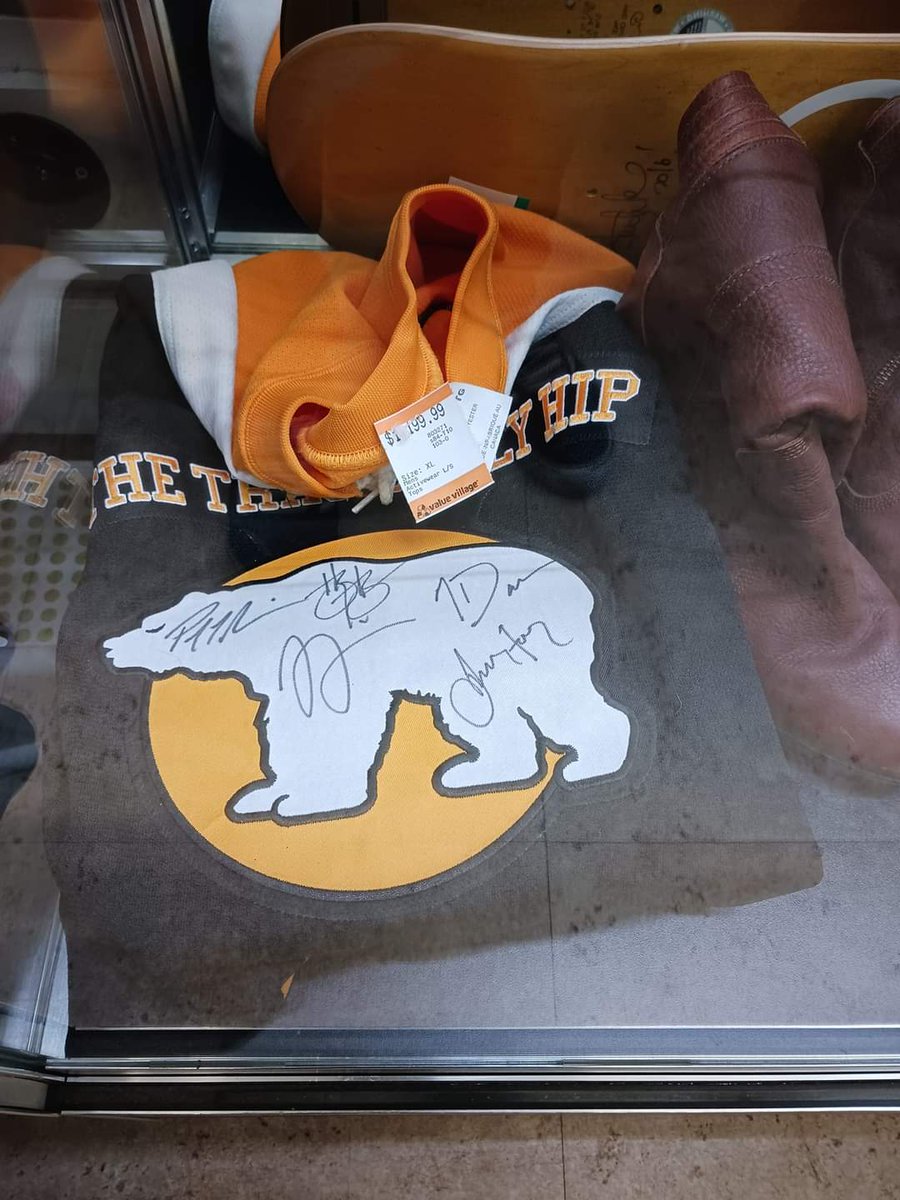 humanityislost (@_humanityislost) on Twitter photo This is the type of thing you'd think <a href="/DiabetesCanada/">Diabetes Canada</a> would be given by <a href="/SaversVVillage/">Savers & Value Village</a> to auction off at a charity event gala. Nah......... They paid diabetes canada 5 cents for this. Yes that asking price is fucking crazy. This is the type of thing you'd think <a href="/DiabetesCanada/">Diabetes Canada</a> would be given by <a href="/SaversVVillage/">Savers & Value Village</a> to auction off at a charity event gala. Nah......... They paid diabetes canada 5 cents for this. Yes that asking price is fucking crazy.