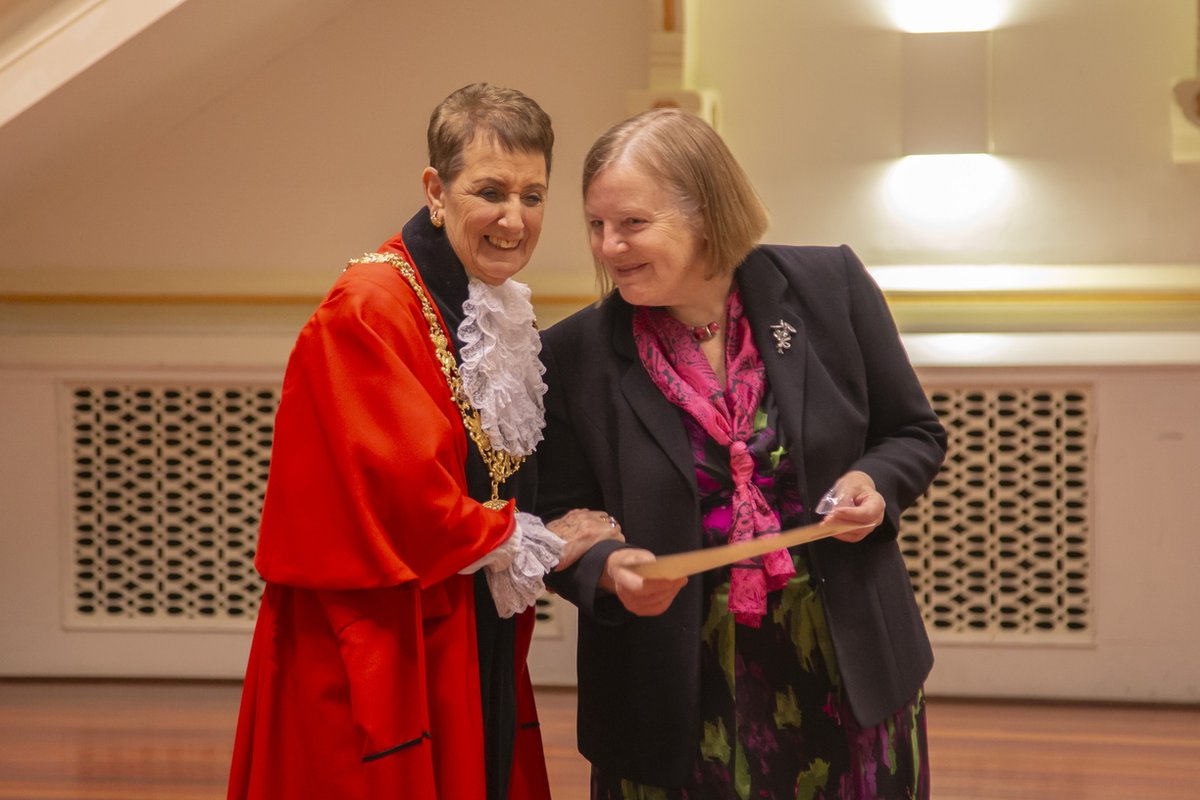 WinchesterCity's tweet photo. Sending a huge WELL DONE to all of those who have been recognised at this year's Mayor of Winchester’s Community Awards 👏 Just over 100 award certificates were presented last week in Guildhall Winchester. 

https://t.co/tcy5FUICVf

🧵 https://t.co/Epafc2YLkU