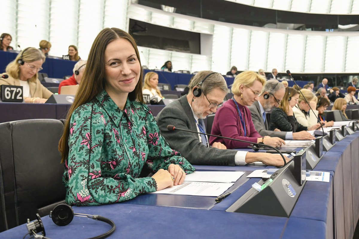 We have just adopted the world’s first law on #AI in #EPlenary! ✅🗳️   Proud to have served as one of the main negotiators on this landmark regulation.   Our work continues: 👉Sound implementation  👉Legal certainty  👉Prioritizing #AI innovation in next 🇪🇺 Commission #AIAct