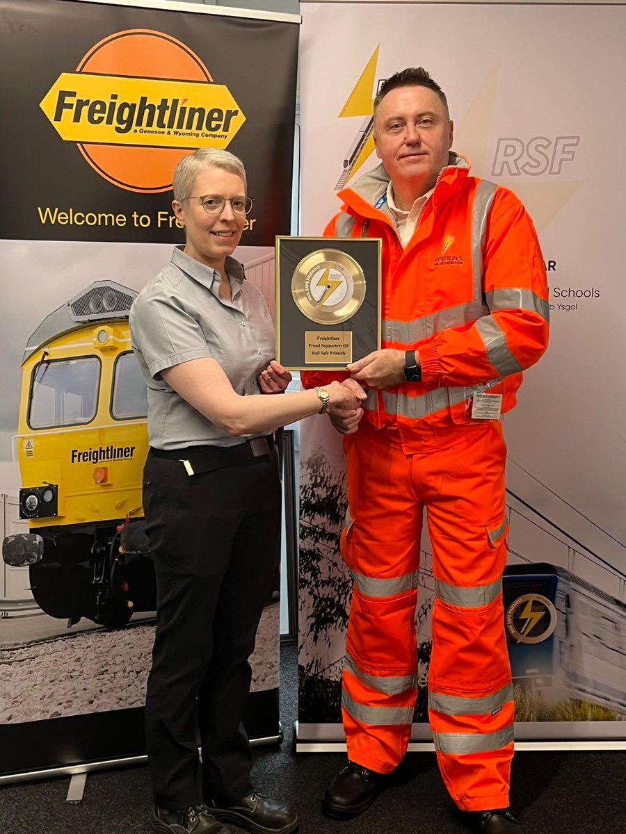 We were proud to receive our Gold Disc at #Freightliner Crewe for becoming 'Gold Level' members of the @RSFIUK Programme. Everything we do at #Freightliner is underpinned by our unwavering dedication to safety - that's why we are proud to support this fantastic programme.