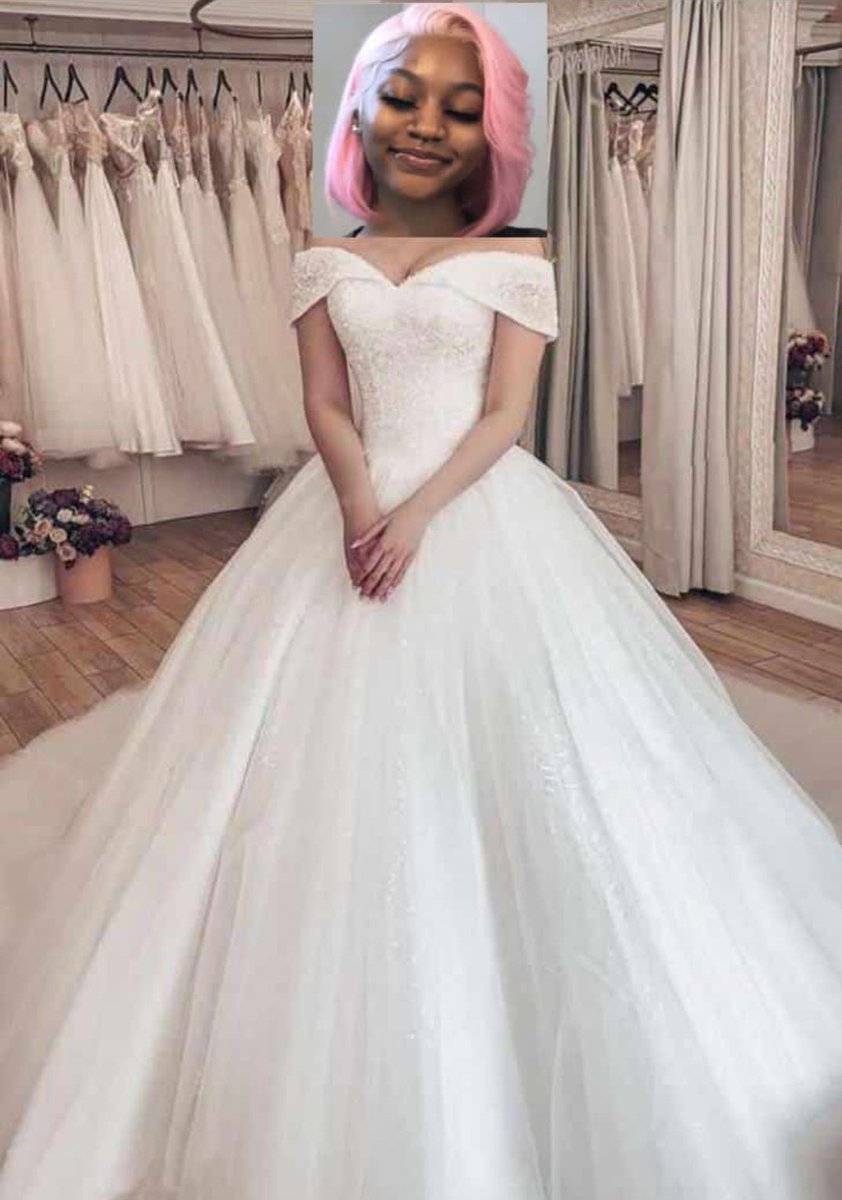 purple_liny's tweet photo. I don see wedding gown... Na groom remain 🤲 😀 https://t.co/hZXNm57gGC