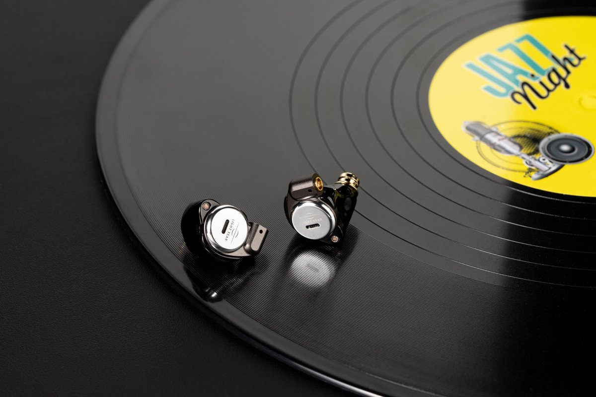 ROSESELSAGlobal's tweet photo. Star City 5 pro - New look, new sound.🫶
#rosetehnics #StarCity5pro #Earphones #HiFi #hybrid 

🥰Get more Information from AliExpress：
https://t.co/GloYLVXTNd https://t.co/ZN3An4LEj3