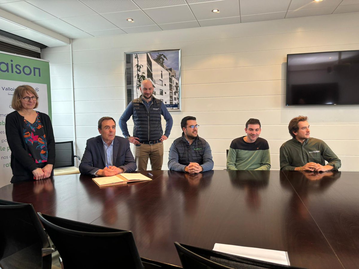 Dans la poursuite de ses engagements RSE et de sa stratégie de décarbonation, <a href="/ValloireHabitat/">VALLOIRE HABITAT</a>, en partenariat avec AGOTERRA et SysFarm, finance un nouveau projet « Label Bas Carbone ». 
Plus d infos ⬇️
linkedin.com/posts/valloire…