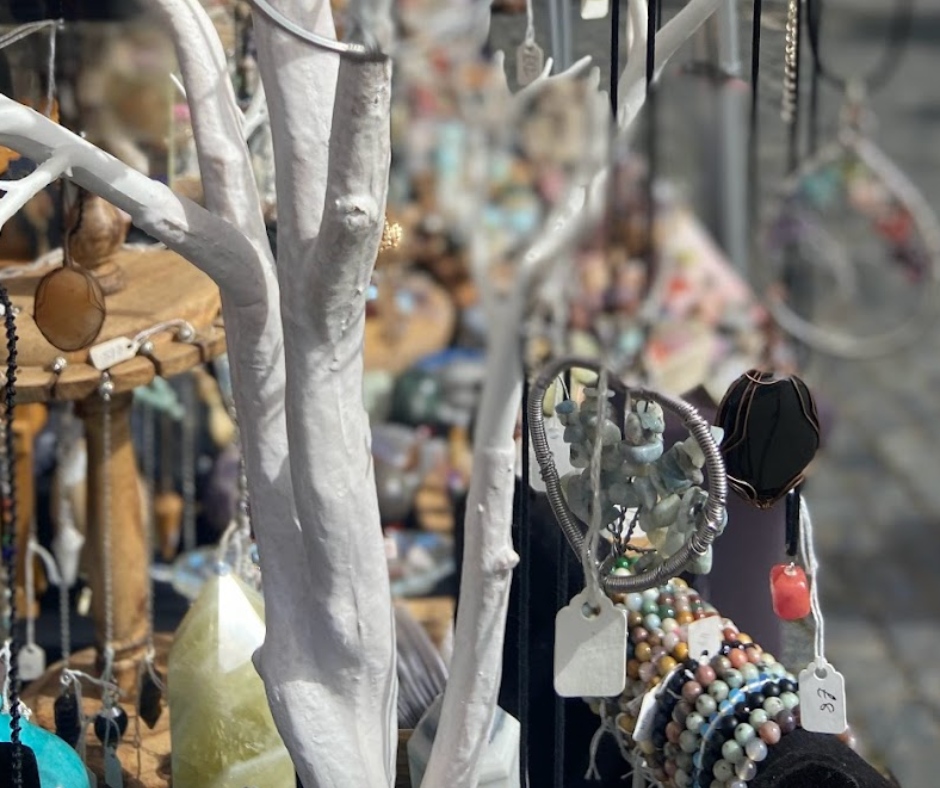 Enfield's market charm is on full display. Come down to see all the wonderful jewellery we have on offer🤍 

#localgreengrocer #en2 #enfield #enfieldmarket #fresh #freshproduce #london #londonmarkets #enfieldtown