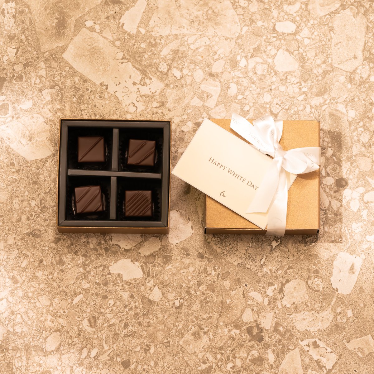 6oo_official's tweet photo. 明日はwhite Day
あの人の笑顔が見えるchocolateを贈りませんか #whiteday #ホワイトデー #ボンボンショコラ #chocolate #神田 #ホワイトデーギフト #6oo #sixhundred https://t.co/KfvgaBhMZS