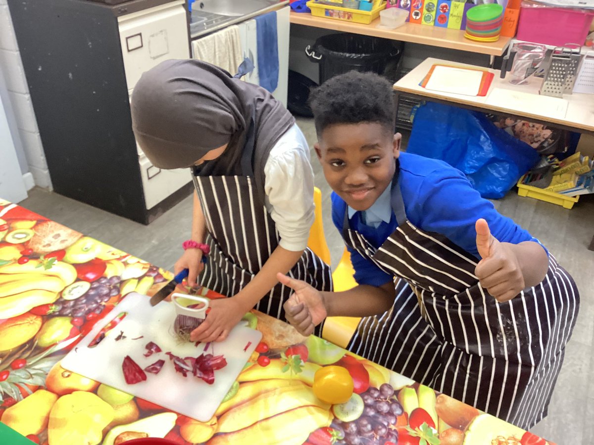 chadvaleprimary's tweet photo. #4vale Making paella for everyone! Delicious. Thank you Mrs Cutts https://t.co/ZIkJrckMUo