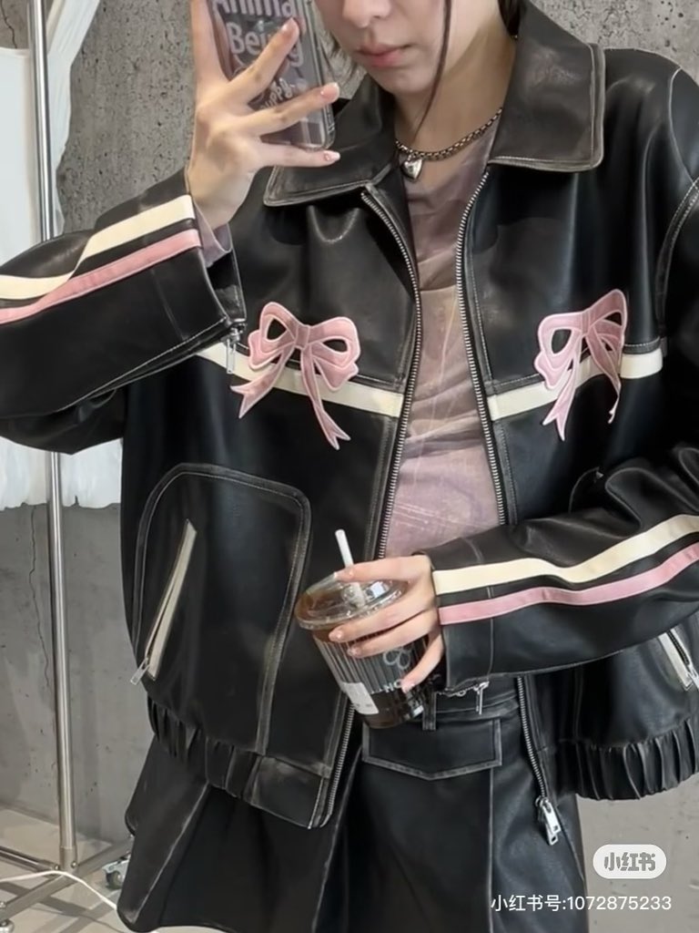 lebihcerah's tweet photo. ribbon outfit

— a thread https://t.co/BTHVHS2uAL