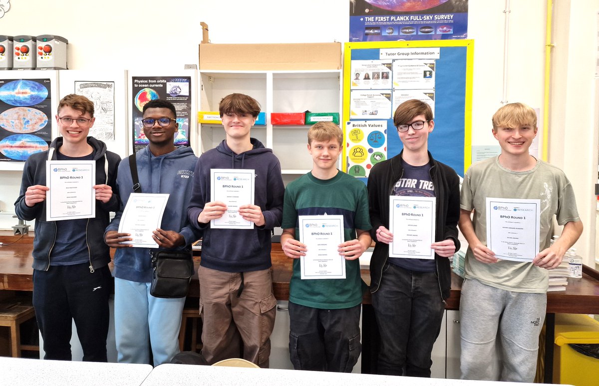 🎉 Celebrating our exceptional students who excelled in the main @TheBPhO competition winning two golds, two silvers and three bronze awards! Hosted by @UniofOxford, it's a rigorous annual competition designed to challenge A-level physics students nationwide. #YourEsher #Physics