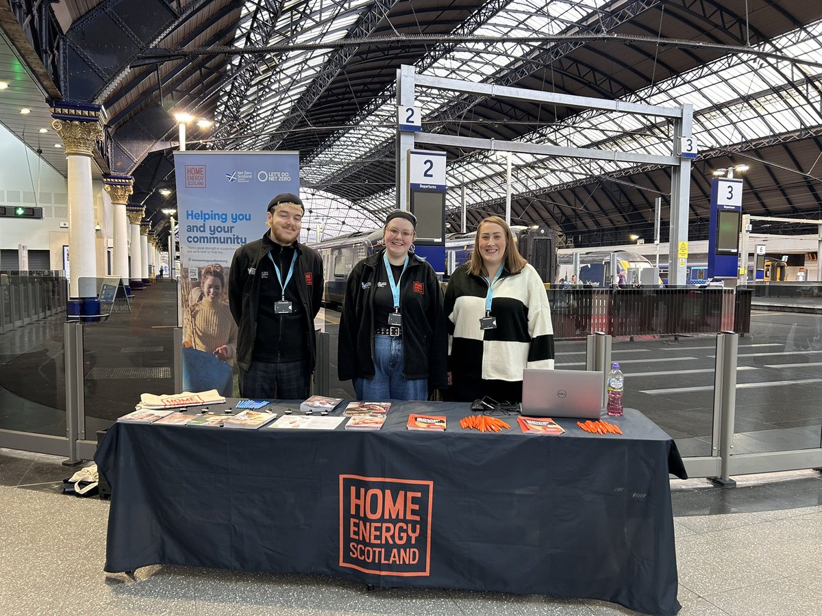 CommRailGeekery's tweet image. Cost of Living pop-up stall at Glasgow Queen Street Station this morning with @ScotRail’s strategic partners @wisegroup_se. Free home energy advise and practical help available. And they’re a smiley, friendly bunch as you can see!