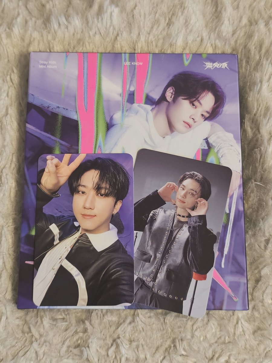 yong_lix_felix's tweet photo. @thesonyul @kkingdom__ 
@bubblejoy_polska 

#straykids 
All around the world !
Dziękuję serdecznie za nagrodę. 
Jestem...Chyba nadal w szoku..😅
Mam nadzieję iż jeszcze się spotkamy.
#6thanniversarystraykids https://t.co/orJYvJSiv1