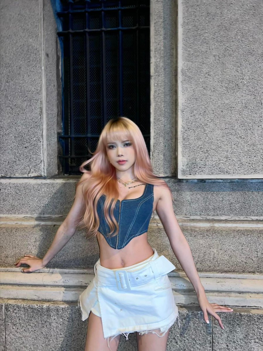 tbt2023's tweet photo. TBT lại nungs rồi 🥵💦 https://t.co/RqiVWc0t56