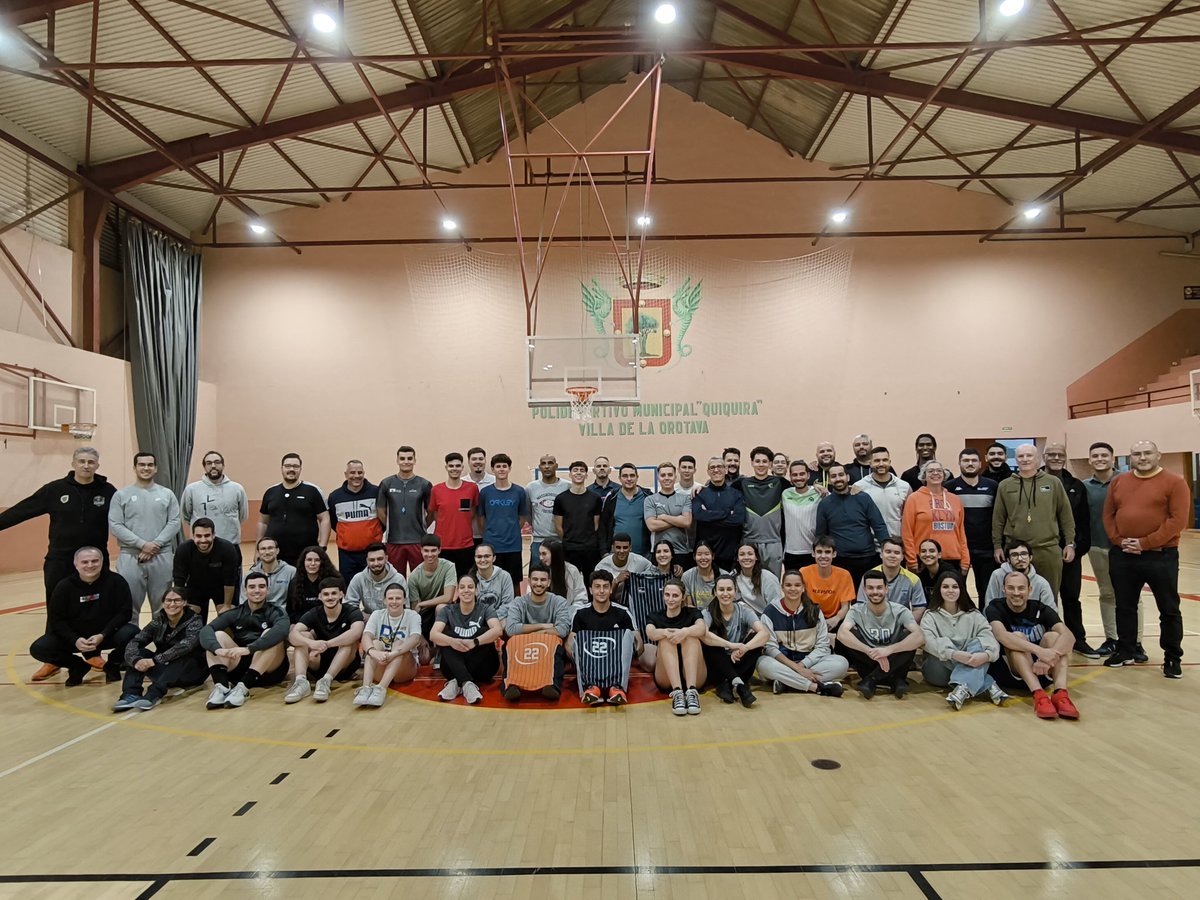arbitrosfibt's tweet photo. 🗣️¡Gracias, Francisco Araña y Ayuntamiento de la Orotava❗

Tus palabras y consejos han dejado una huella imborrable en nuestro comité.

También queremos agradecer al Ayuntamiento de la Orotava y a la Concejalía de Deportes por cedernos las instalaciones para este evento.

💪🏀 https://t.co/3U2BJrKLIN