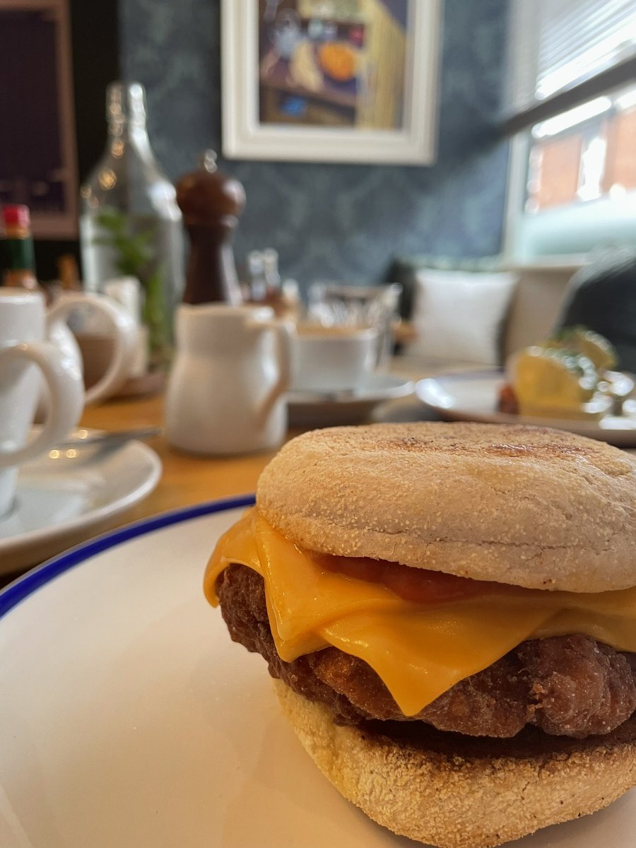 RobJeffries's tweet image. Wow. The most awesome breakfast this morning at @StickyWalnut 😍

Them eggs 🍳🤤
Sausage muffin to die for!

Seven days a week - no excuses Hoole/Chester to come in! #PerfectBreakfast