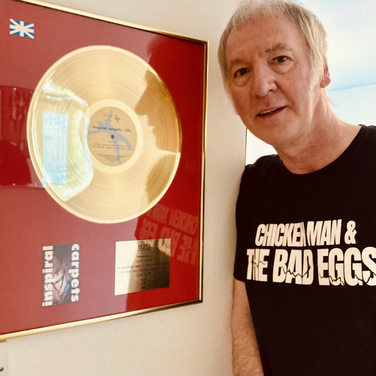 My gold disc for @inspiralsband’s debut LP ‘Life’ hangs proudly at my mum @MammaBoon1’s house. Rel in Apr ‘90, kept off the # 1 slot by the Carpenters Greatest Hits. We were more than happy being No 2. Recorded before we had a record deal with £ earned from our t-shirt sales xxx