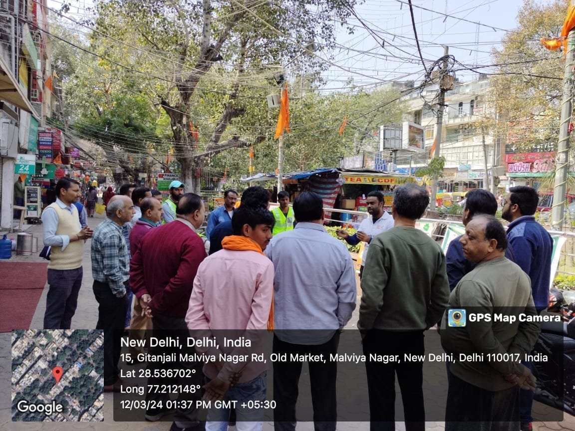 MCD South Zone,SSIPL-IEC-Team under the guidance of @DCSOUTHZONE Conducted an awareness drive among the shopkeepers and visitors of the market on waste segregation at source and No to SUP at Main Market, Malviya Nagar @LtGovDelhi @OberoiShelly @GyaneshBharti1