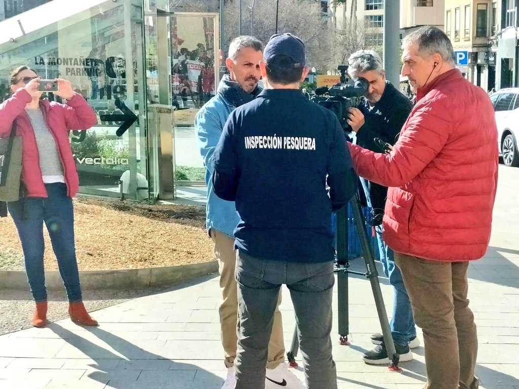 sae_fsc_ccoo's tweet photo. Exigimos al Gobierno medidas eficaces para proteger al personal de inspección de pesca marítima. Concentración en la Subdelegación  en Alicante. #Huelga #InspeccióndePesca https://t.co/h1XY0Q43BZ