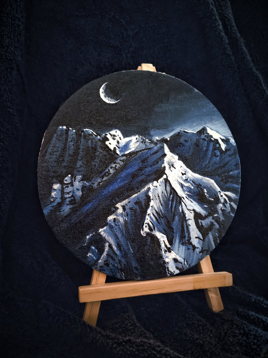 🏔🌘

Artist: @arinjitdhar 
Medium: Acrylic 
Size: 6'

#circlepainting #mountainart #mountains #moonart #moon #canvasart #acrylicpainting #acryliclandscape #landscapepainting #artist #art #artwork #artistsupport #artistoninstagram #handmadeart #creativityexplode