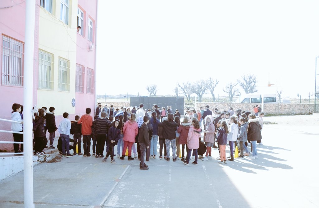 Beden Eğitimi Öğretmenimiz Yunus KARAKAŞ öncülüğünde okulumuzda Dart Turnuvası düzenlendi. Öğretmenimize teşekkür ediyor, Dereceye giren öğrencilerimizi tebrik ediyoruz. 😊🥇
<a href="/tcmeb/">Millî Eğitim Bakanlığı</a> <a href="/Diyarbakirmem/">Diyarbakır İl Millî Eğitim Müdürlüğü</a> <a href="/Murat4Kucukali/">Murat Küçükali</a> <a href="/hani_mem/">Hani İlçe Milli Eğitim Müdürlüğü</a>  <a href="/ZekiKaya021/">Zeki Kaya🇹🇷🇵🇸</a> <a href="/mehmet00210/">Mehmet TURA</a>
#Burasıbizde
#SporDiyarbakır