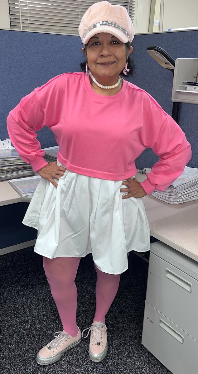 rosietexecano's tweet photo. On Wednesdays I wear pink, but I’m not a mean girl 😝Today I celebrate 4 years 5 months of sobriety from alcohol. Have a wonderful Wednesday! ❤️💡⚾️ #sobermom #sobriety #onedayatatime #wedorecover #pink #meangirls https://t.co/DPVerCyKto