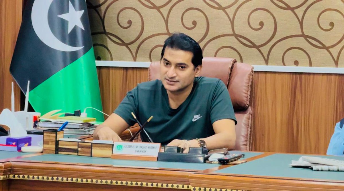 RashidKhaskhele's tweet photo. #ٹاؤن_میونسپل_کارپوریشن_صفوراں 
چئیرمین راشد خاصخیلی، وائس چیئرمین عبدالحق بلوچ، میونسپل کمشنر منور ملاح ٹاؤن کیمپ آفس میں ٹاؤن میں عوامی فلاح وبہبود کے حوالے سے گفتگو کرتے ہوئے، 
چیئرمین راشد خاصخیلی کا کہنا تھا کے عوام کو رمضان المبارک میں ہر ممکن سہولیات دی جائے https://t.co/RgxIJ2iOMS
