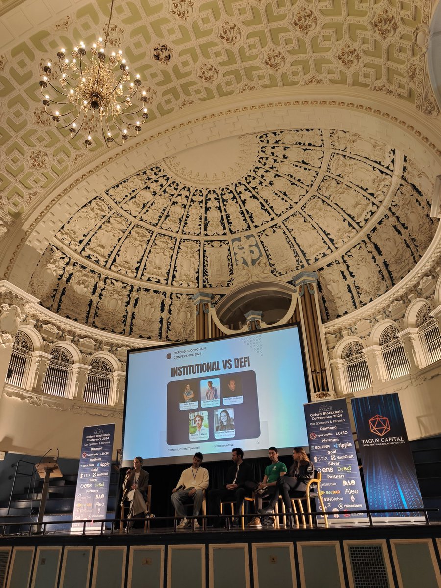 Listening to 'institutional vs defi' talk panel at the impressive Oxford Town Hall @blockchainox day 2