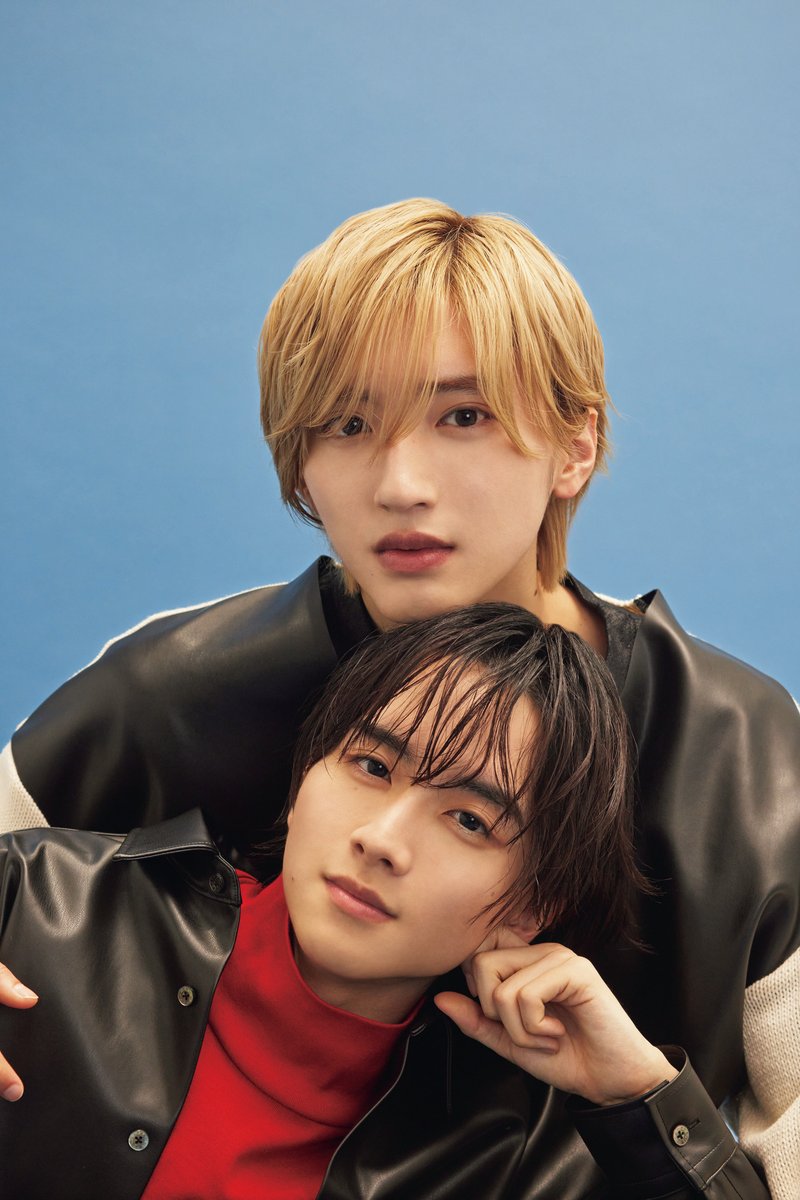 oricon's tweet photo. 道枝駿佑＆板垣李光人“みちりひ”コンビ撮り下ろし📷️✨
『女性セブン』で尊い親密ショットをたっぷり披露💕🐺
https://t.co/H291usvYv3

#なにわ男子 #道枝駿佑 #板垣李光人 #みちりひ #女性セブン @itagaki_rihito @joseiseven https://t.co/M3TlUWpEB7