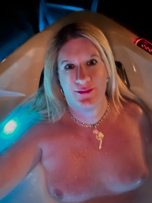 In Bimbo fuck doll mode 😈 https://t.co/14qisrRzOe