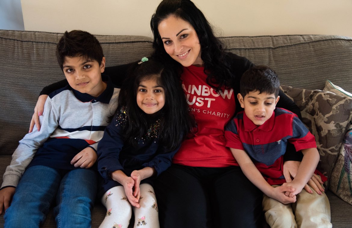 mjstocks1's tweet photo. #DonationWednesday! £125K #MJBall23 funds to @RainbowTrustCC the leading organisation providing support2families who have a child with a life threatening or terminal illness.The money will fund 65 families for an entire year!
#rainbowtrust #childrenscharity #supportingyoungpeople https://t.co/yRIOMPxO3P