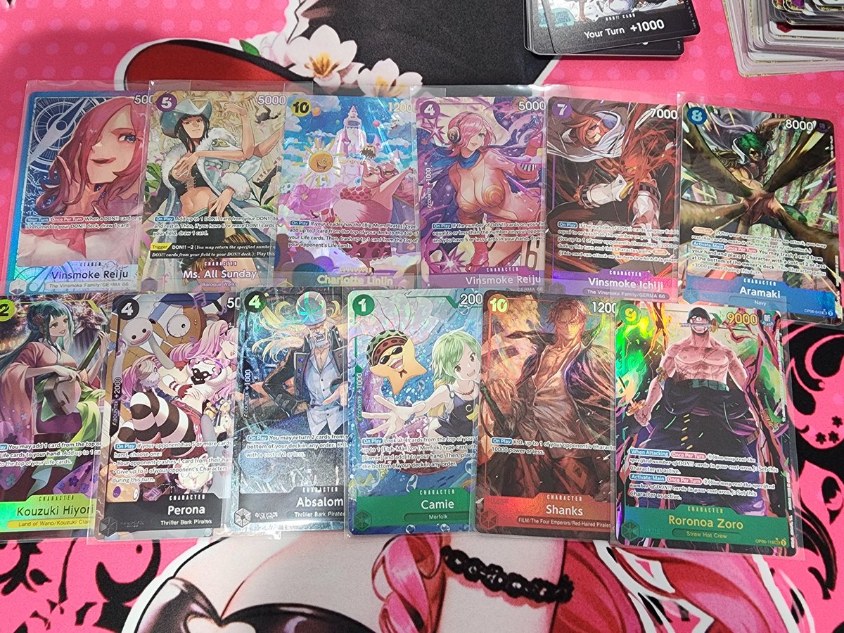 TwistDGengar's tweet photo. Main hits from 7 boxes. Also got a full playset of each SR. 3x secret Zoros and 3x Secret Sanji's. Traded LinLin for Gecko leader and Reiju Leader for Perona Leader. #onepiecetcg #wingsofthecaptain #op06 https://t.co/ZUe9LEZgcn