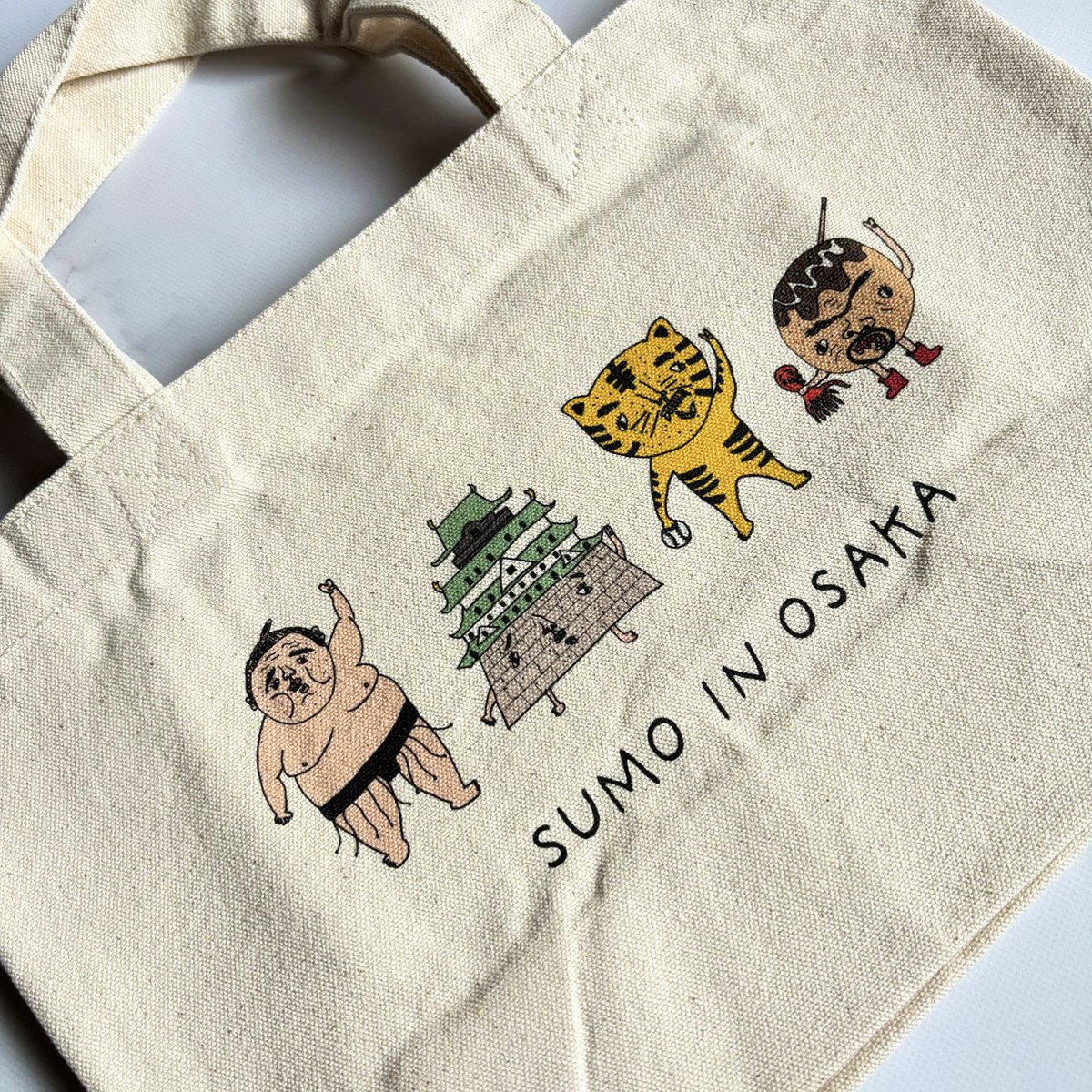 北陣親方(元天鎧鵬)が描いたランチバッグ。さすが画伯、このイラスト