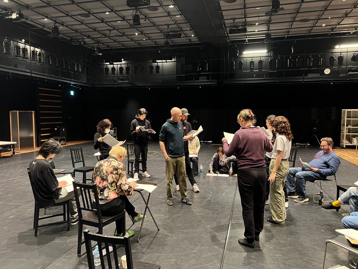 Our Artistic Director, Matthew Lenton is in Yokohama (Japan) with a team of actors and creatives from across Scotland and Japan for the next stage of development for Confessions of a Shinagawa Monkey. 🏴󠁧󠁢󠁳󠁣󠁴󠁿 🐵 🇯🇵 (1/2) @kaatjp