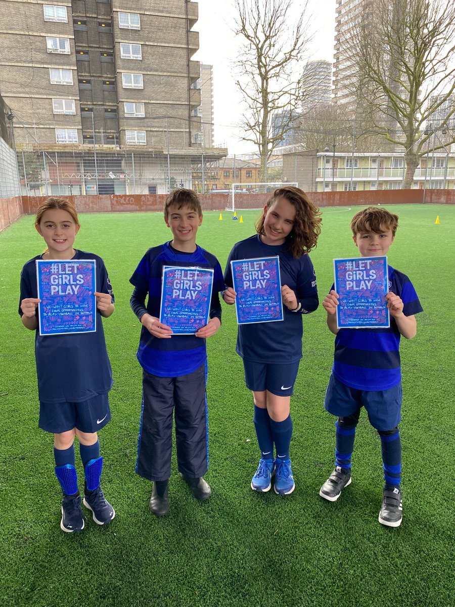 Bassett House School were proud to take part in the Football Association's #letgirlsplay event
#coedsport #girlsfootball #equalopportunities