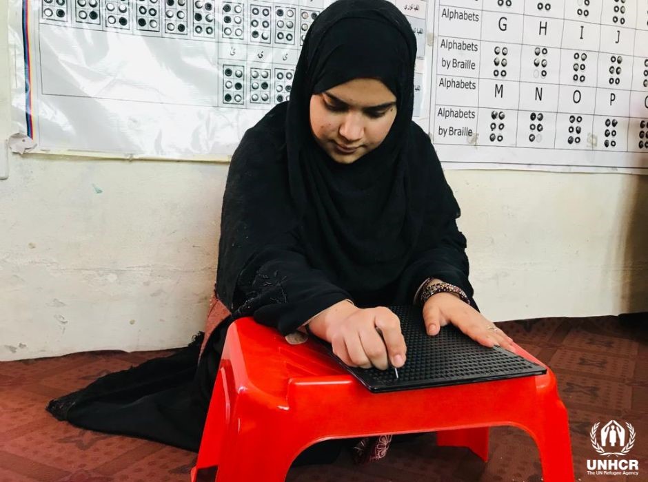 💬 'Je me sens autonome et motivée par la vie.'

En #Afghanistan, un groupe de 36 femmes malvoyantes gagnent de nouvelles compétences grâce à un projet du HCR et #WADAN, afin de les aider à devenir plus indépendantes et trouver de nouveaux moyens de subsistance. #InvestirEnElles