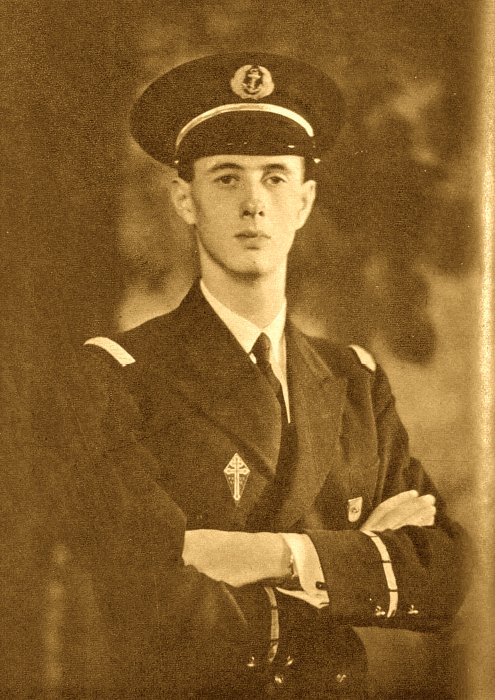 La France Libre à 18 ans. Les escortes de convois décimés par les U-Boote dans l'Atlantique. Le retour en Normandie dans un char de la 2e DB . 6 blessures. Dans l'ombre écrasante de son père, Philippe de Gaulle lui aussi avait libéré la France. Il vient de mourir à 102 ans.