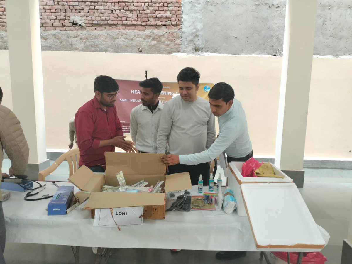 Shubham35523211's tweet photo. Nurturing yourself is not selfish – it’s essential to your survival and your well-being.

Service with Humility ~ A Health Screening Camp organized by Sant Nirankari Charitable Foundation
#servicewithhumility
@sncfoundation https://t.co/Nt39fOG1ip