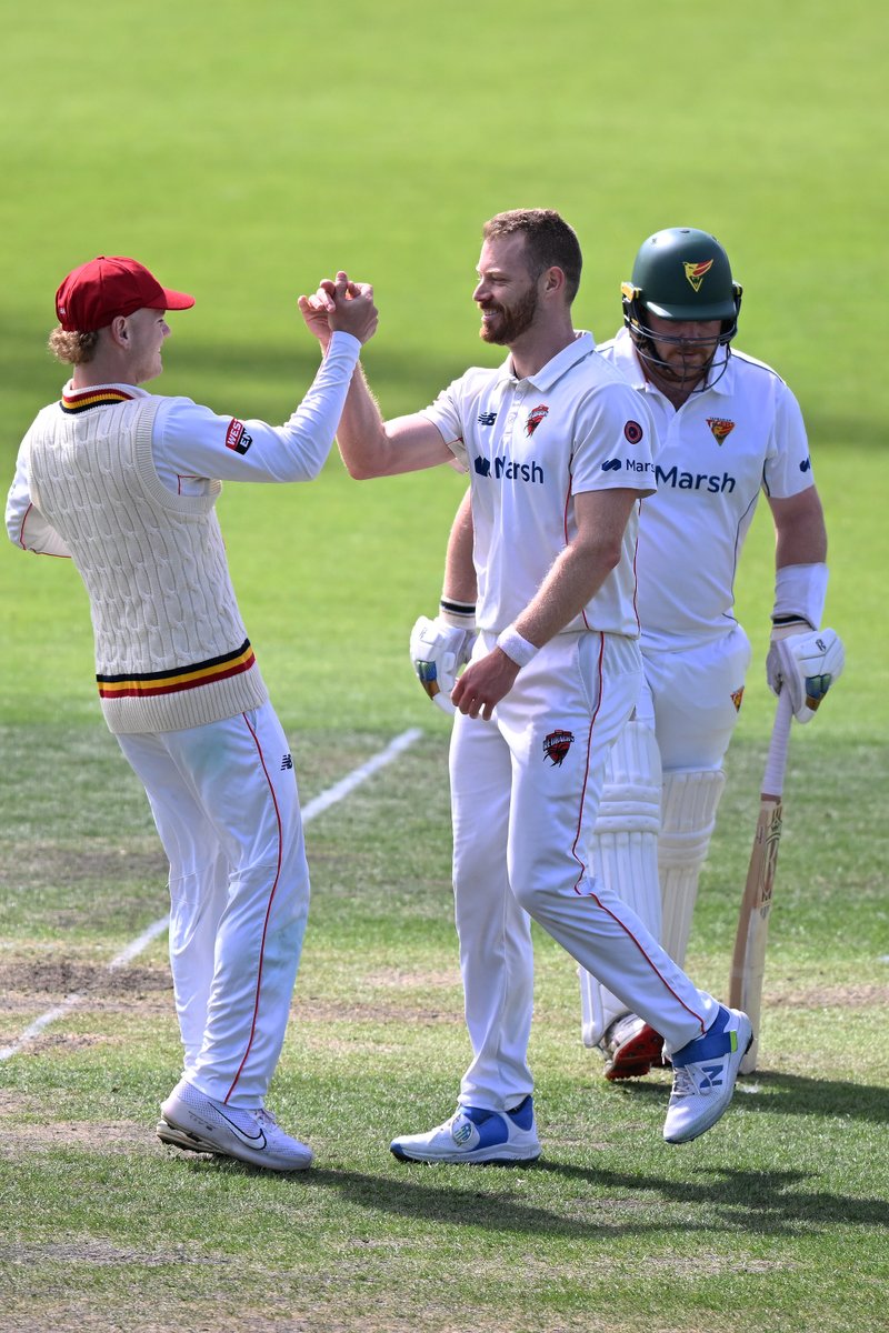 A victorious match report to finish the season! Read it here: bit.ly/4aeQBfH #SheffieldShield #BackTheBacks