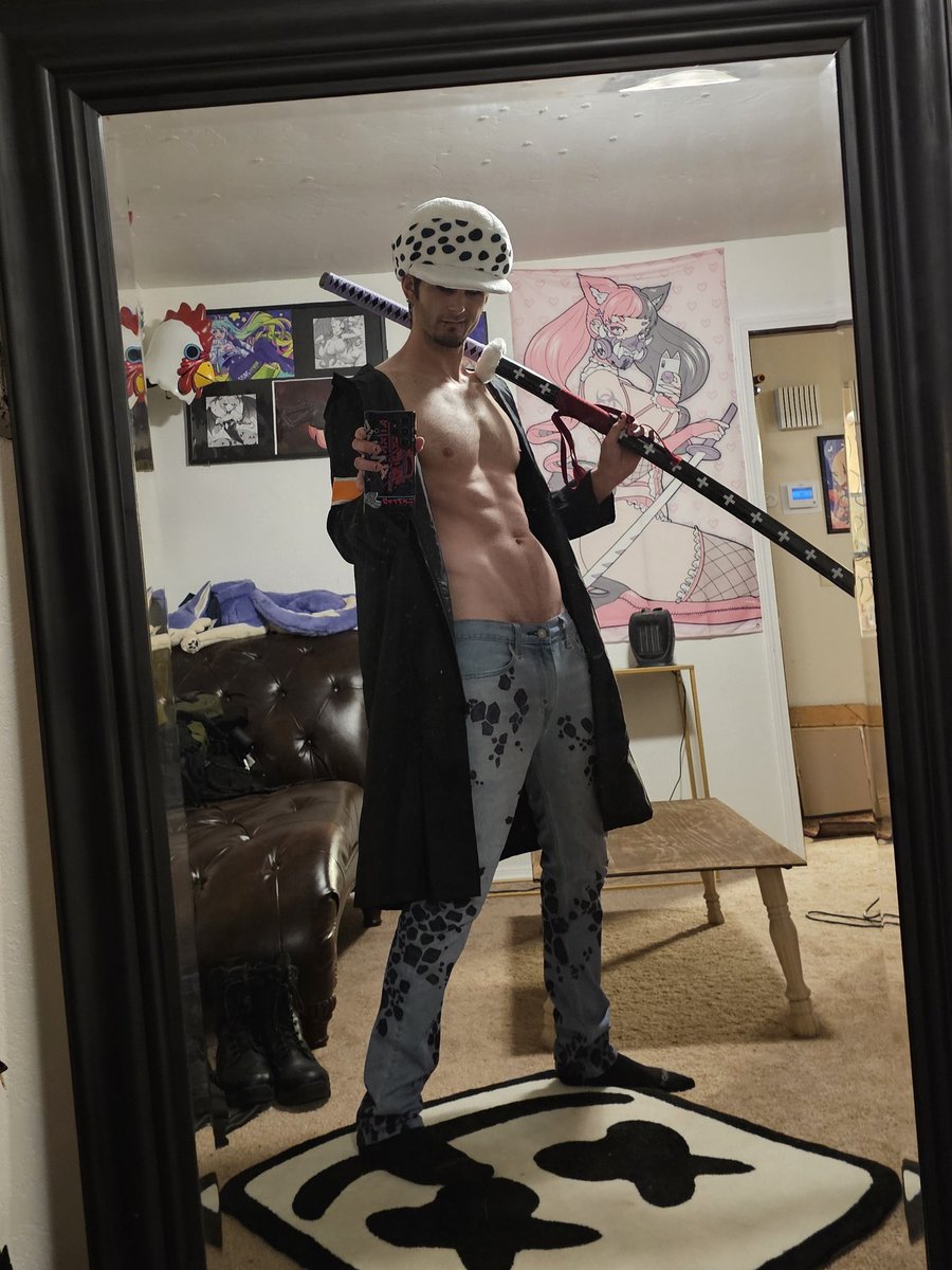 lupicir's tweet photo. My alt Law cosplay test

#onepiece #cosplay #trafalgarlaw https://t.co/drkHhls12C