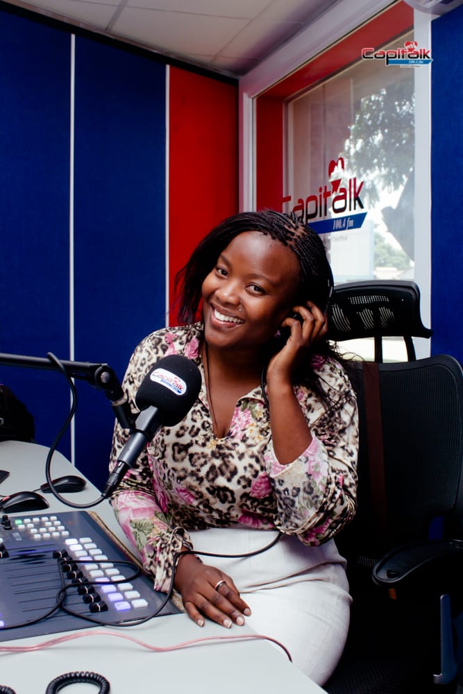 capitalkfm's tweet photo. How is your Wednesday going? Ease the pressure with @folakesaije as she takes over Harare's Finest Frequency on the #CapitalCrunch.
#hararesheartbeat #keepit100point4fm #harareshotteststation #capitalcrunch https://t.co/g27C4ftSPA