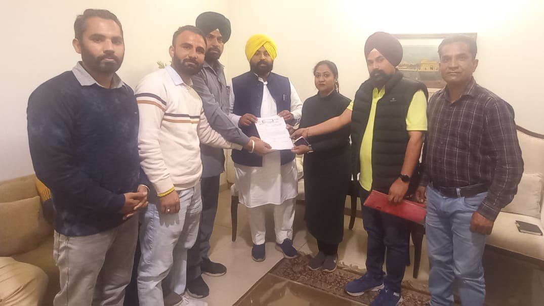 PunjabNsqf's tweet photo. "Last day 11-3-2024,NSQF team members met with EM Harjot Singh Bains to discuss increasing salaries as per haryana nsqf Mr. Bains expressed confidence in addressing the issue, assuring prompt action and release 5% increment of last year. @NSQF_MP @NSQF_NEP2020 @harjotbains https://t.co/7Kft6eh0i1