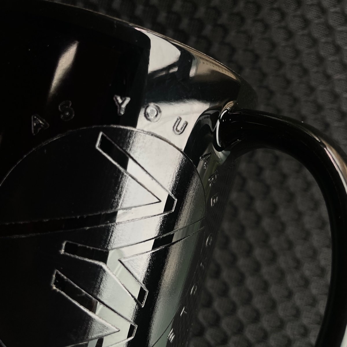 CustomAny_com's tweet image. 𝐂𝐋𝐎𝐒𝐄𝐔𝐏: How black UV DTF transfer stickers look on black mugs?
Sleek and luxury in every detail! ✨

Order yours at: 👉customany.com/product/transf…

#uvdtfsticker #transferstickers #customstickers #customany