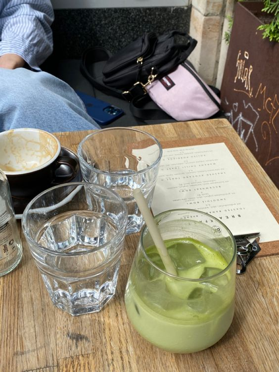 pilatesgirly's tweet photo. overpriced coffee and long study hours https://t.co/tdj8bWDLoQ